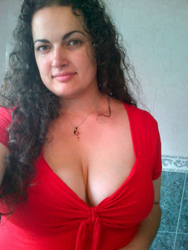 Chica 32 años,me encantan las rutas turísticas y la buena música,soy muy mimosa y romántica,tu pon una sonrisa y yo pondré la luz de las velas....