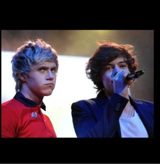 ' Just α simple girl who loves , Justin bieber &1D :D♥ iam a huge fan of Them \=D/ .. Wanna know anything else ? Just ask :D