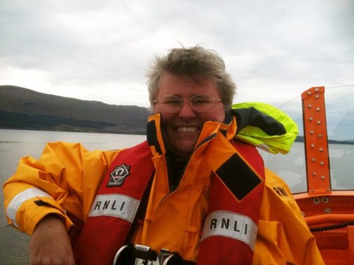Landscape photographer on the Isle of Mull doing commissions and running workshops. Lifeboat crew volunteer and curry addict. Likes the occasional beer or dram.