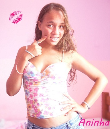 Tem gente que posta a própria foto no twitter porque é bonito, eu posto para vocês não se decepcionarem depois.