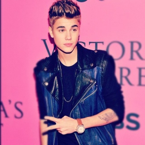 Never give up even if something goes wrong try to find something positive within it.-justin bieber  #NeverSayNever #proudtobebelieber █♥█