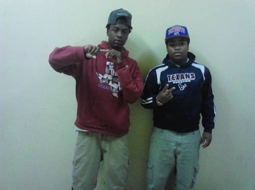 I'm ysb born n deadend so u kno deadend da hood scott blk where i got my name at bip buddy free my boys