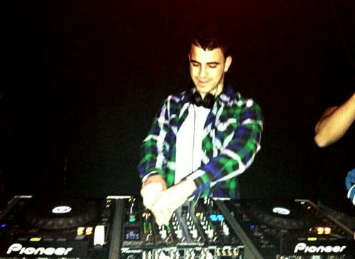 DJ ..trato de sobrevivir..