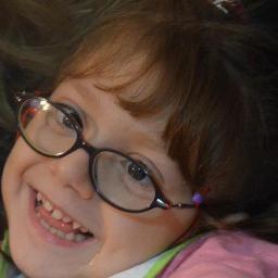 Maria Paz tiene 5 años, padece encefalopatía crónica no evolutiva y nos necesita para poder iniciar un tratamiento con células madres en Beijín, China.