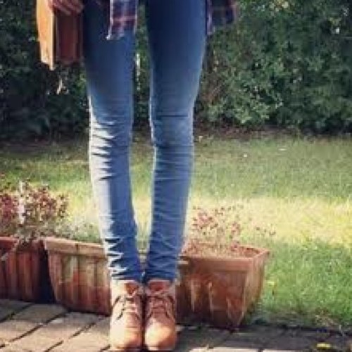 ThinspireMeAri's profile picture. 19. 5'3 UGW: 99 Avi isn't me.