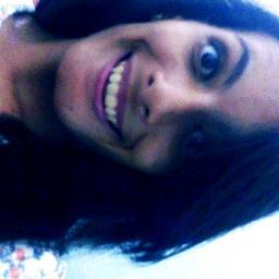 Sou Karol:) Ciumenta,sincera,verdadeira,amiga,amorosa,flexível,brava, ignorante,amiga,Amo minha Família e os meus Amigos ! http://t.co/Qrem2RG6?