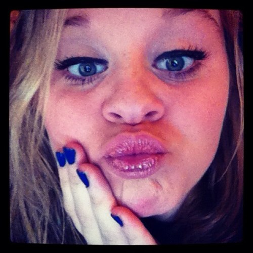 The name is bristen. 14years young(: #1 stunnna! Singleee. Crying over a guy..nah princess pick your head up,your crown is falling!  hmu-318-541-2712 (: