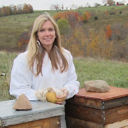 Local supplier of bees, beekeeping equipment, beekeeping classes and all things bees!