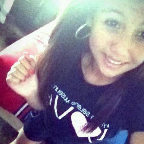 Follow Me, iFollow Baack ;)) It's Simplee As Thaat. ' # ;D # TeamDrake # Team Nikki Minaj # Team Skittles # Team Black Ops 2 ^.^