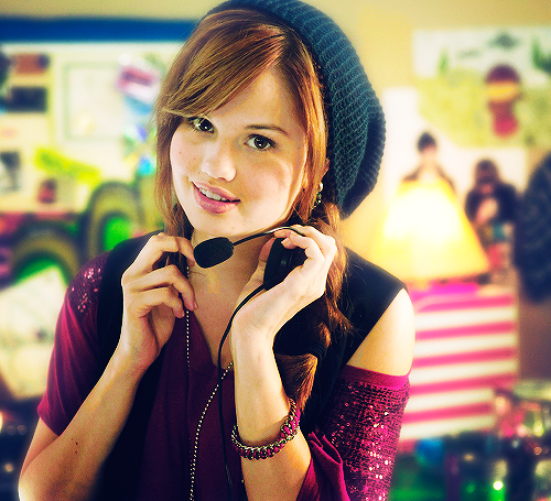 Arabella or Bella. Junior. Quiet and shy. Sometimes I'm afraid to show who I really am. [Super 8 RP] FC: Debby Ryan