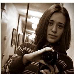 GermiSmile's profile picture. Я - безумный клоун с раскрашенным синей краской лицом и связкой динамита вокруг головы. Искушение чиркнуть спичкой проносится в мыслях, как облако..увы