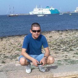 Soy un chico sencillo y sincero.....jejeje, que quieres que te diga? Preguntaaaa!!!!