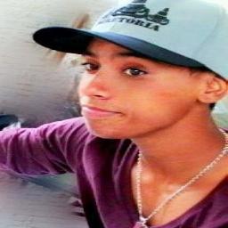 [i]Naum tenhooh muitooh oque descreveh apenas me interpreteeh evc saberá quem ew sow e o que ew fassoh de melhor