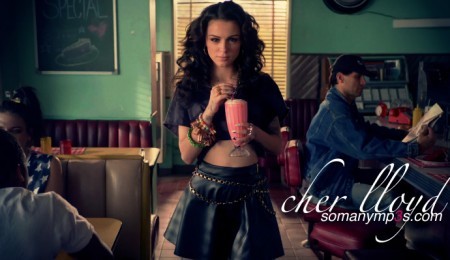Hey lovelies from all around the world! Follow me, I follow back ♥ #BratForever , lubb you all ☺ xx