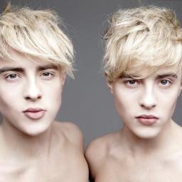 John and Edward are the most gorgeous guys I've ever seen!*__* ♥♥