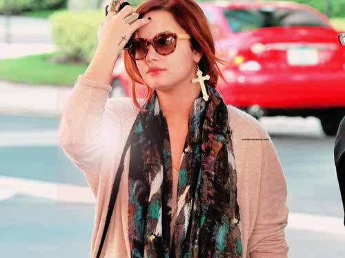 Stay strong †. I will stop loving Demi when a mute man tells a deaf man that a blind man saw a legless man walk on water♥.