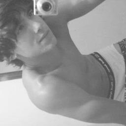 Carioca,16, Escorpião, brasileiro (avá??).
Romantico,safado,gostoso e um grande mentiroso!(66'
Já que está aqui, aproveita e me segue; anda é de graça ;D