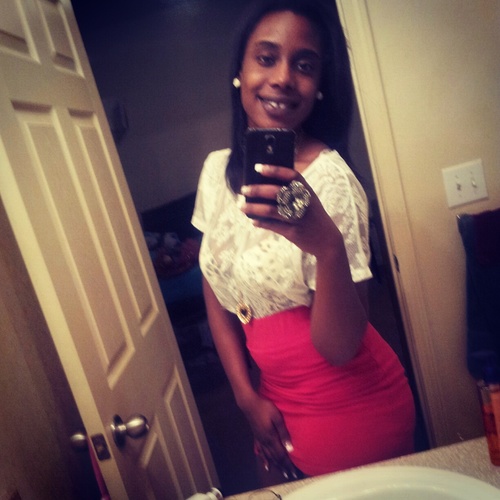 I owe GOD a favor he sent me 3 angles Granny|Doc|Aubrey ! I AM my sisters keeper Monnae| Johnnae I ♥ my main man Noah !   #HappilyTAKEN ..