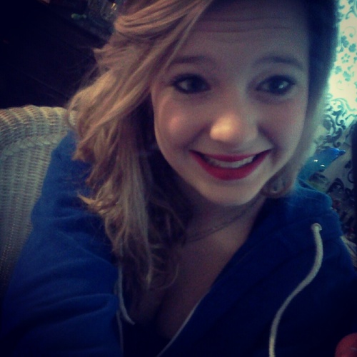 follow me if reds a color. reds a color.  follow me on instagram so I know its real @ destinyleighh #FairfaxCheer2012