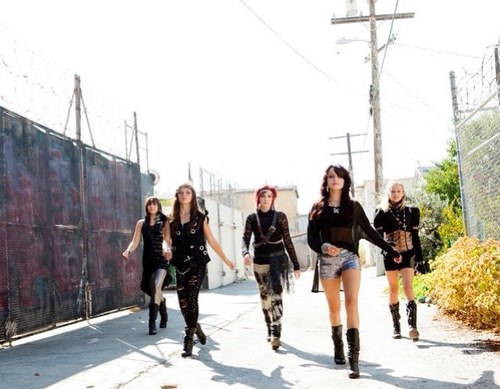 This is a fan twitter for the beautiful Code 5 girls. Jade Chynoweth, Dayna Frintz, Carly Masten, Dani Masten and Logan Hassel. They are all amazing! (: