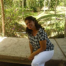soy una persona alegre,me gusta ayudar a las personas necesitadas mi color favorito es el verde...