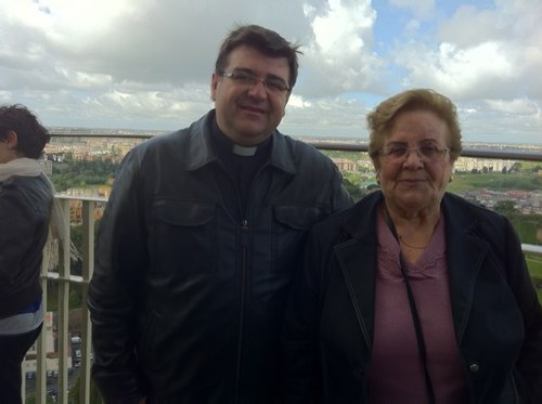 Sacerdote de la Diocesis de Toledo desde 1998. Desde el 2014, Director de la Subcomisión para la juventud e infancia de la Conferencia Episcopal Española.