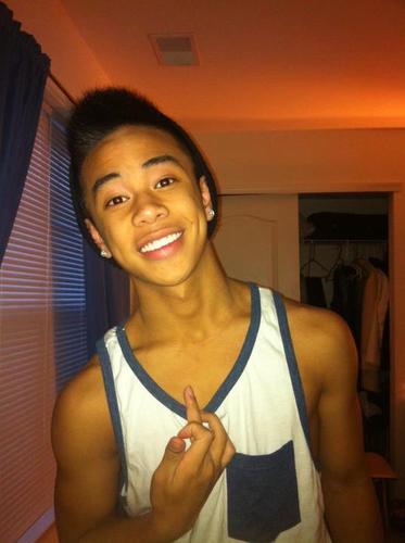 joshpagar's profile picture. Instagram & Kik messenger @josh_obey ;D