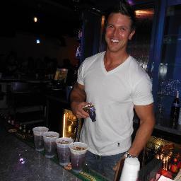I work as a bartender at Red Lounge. I also help out at http://t.co/HziDEPAj with answers and such.