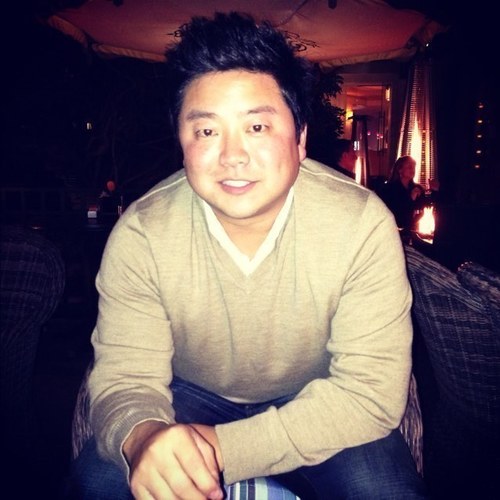 alexlee121's profile picture. Powerful clap. Right bicep flex. Left index finger point to sky. Oooh yea.