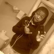 I'm Daniel follow me & I'll follow you back . Follow my hommie @BrendaOcana ❤