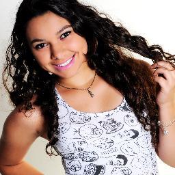 Gaucha,Colorada,Xavante,Directioner, amu rock,rodeio, futebol,amigos,familia,sou ciumenta.. 
Dona do: @LoucosPorZayn_
Meu só meu *-* @Dmoraes_one haha' s2