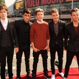 Directioner Till the End~ 0/5 Ed Sheeran is God asdfghjkl; Simon Cowell is our Master qwertyuiop
Vote One Direction #peoplechoiceaward