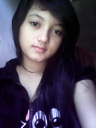 Smile is the shortest
distance between two
people.
Senyum adalah jarak yang
terdekat antara dua
manusia... :)
always love @choco_pand4n