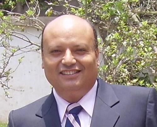 Ingeniero Químico, con estudios de postgrado en Marketing Estratégico, Administración de Empresas y Dirección de Ventas.