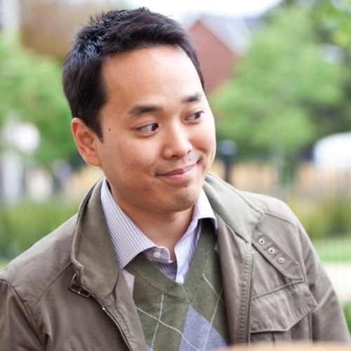Self proclaimed tech geek, home chef, foodie, amateur photographer, science enthusiast and dog lover.