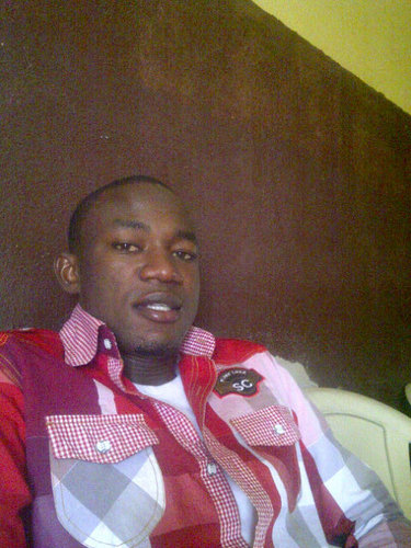 sadeeqprooo's profile picture. Capable of reflecting