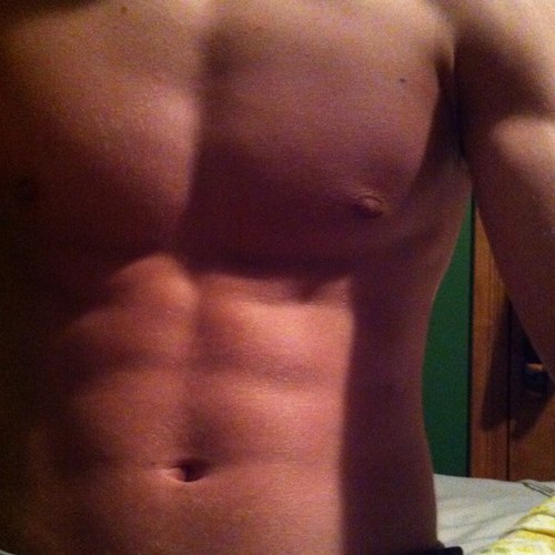 Every hockey boy has their problems both on and off the ice. Proud supporter of @sluttymanprobs and girls in yoga pants