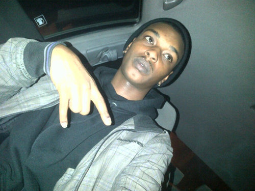 Skyfromda_R's profile picture. F*ck a bio the name says it all. I'm a rapper a singer a song writer when it come to art I got it in my heart. Follow me and I'll follow you back. #Flyboy