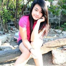 itsyazv's profile picture. just moved here. no longer using @theyazvill