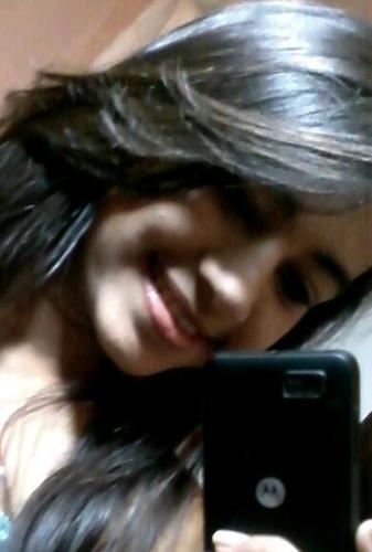 sou chata, educada, inteligente, feia, burra, linda, perfeita, idiota, retardada, tímida, calada, palpiteira... SUA OPNIÃO Ñ ME INTERESSA... HAHA