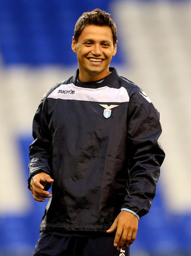 Ciao laziale come va?? seguitemi e vi seguirò.. Forza Mauro Zarate @MAUZ10