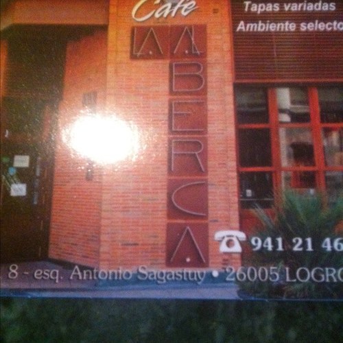 Desayunos..Pinchos.. y Copas!!! Os haremos sentir como en casa. Abiertos de Martes a Domingo desde las 9 de la mañana!! Os esperamos