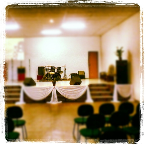 Há 17 anos restaurando vidas. Uma Igreja de Milagres!