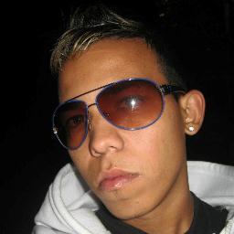tatuador y me gusta mucho el sexo :)