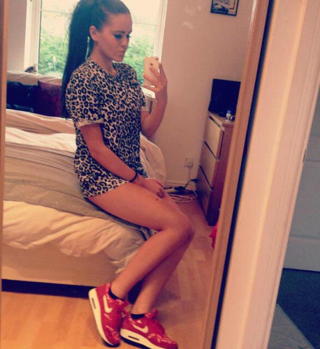 This is a parody account this is georgia cain just a fan page #TeamBananas see how many fans she has got #TeamGeo !!