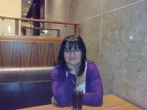 lisahari2910's profile picture. When life hands me lemons I make lemonade!