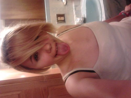 I'm 15 years young, #teamsimpleplan & #teamthenewcities, 
#teamfollowback
Iloveyoubabe