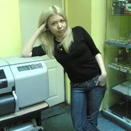 angelikakomarov's profile picture. 