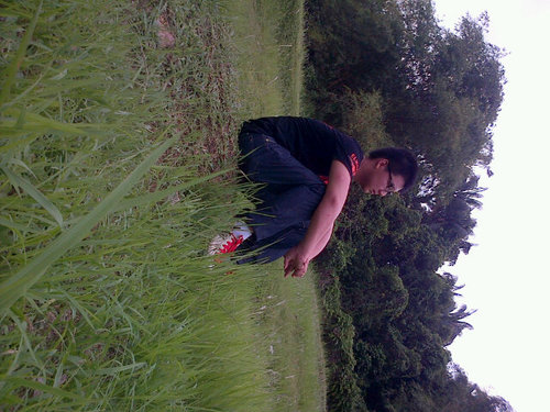 Hm,, mau follow saya? , sy bkn anak pntar, sy cm anak yg mnyukai kecepatan n musik , masi mau follow sy??