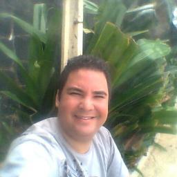 UM JOVEM EVANGELICO QUE ADORA FAZER NOVAS AMIZADES SIGO DE VOLTA A TODOS.